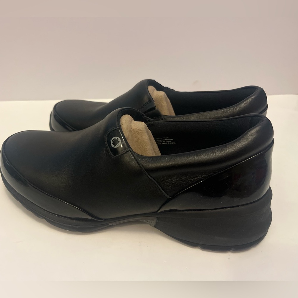 Black Leather Slip-on Nurse Shoes